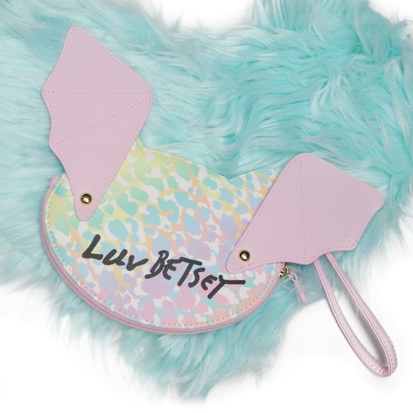 NEW! Betsey Johnson Dragon Moveable Wings Wristlet - Picture 2 of 9